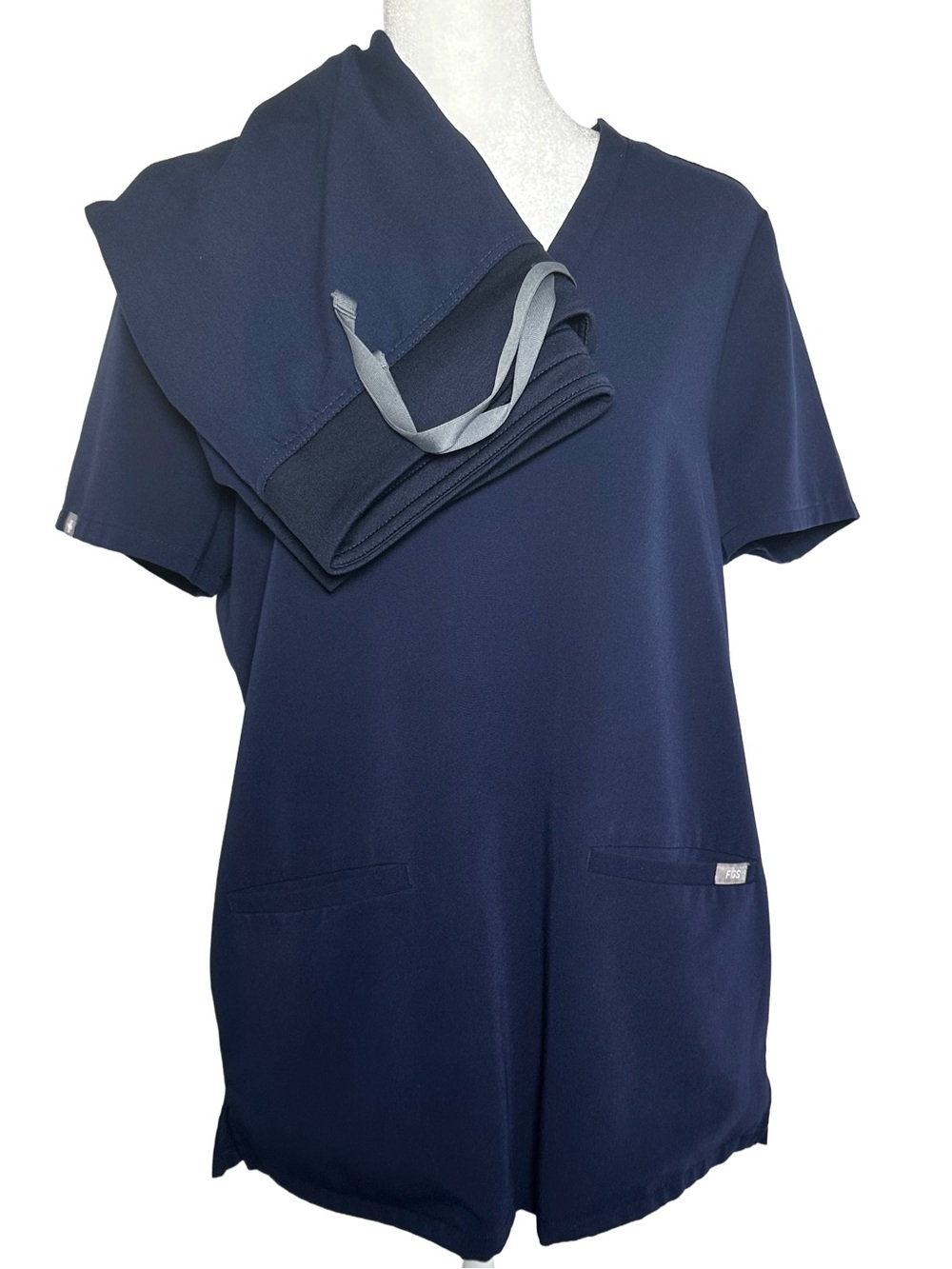 Figs Casma Scrub Top and Livingston Bottoms in Navy SMALL REGULAR